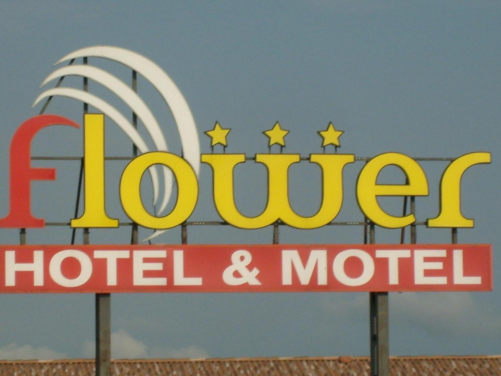 Hotel Motel Flower Novi Ligure Extérieur photo