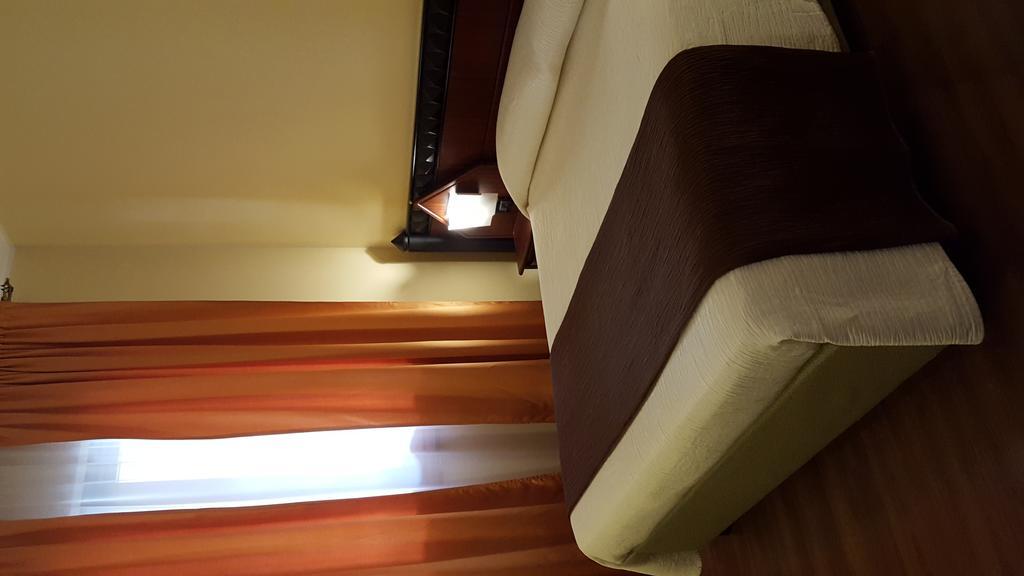 Hotel Motel Flower Novi Ligure Extérieur photo