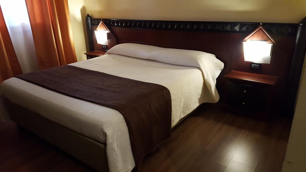 Hotel Motel Flower Novi Ligure Extérieur photo