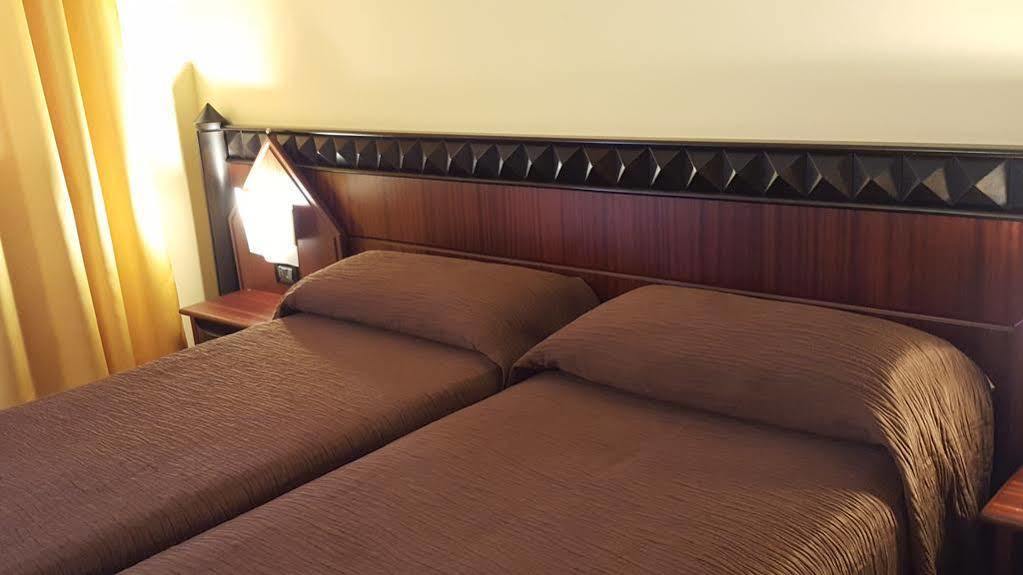 Hotel Motel Flower Novi Ligure Extérieur photo
